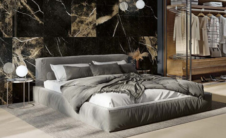 Glasierte Feinsteinzeugfliesen für den Boden „Pierre Black“, 120 x 120 cm, schwarz glänzend mit goldener Ader, rektifiziert, A4H197