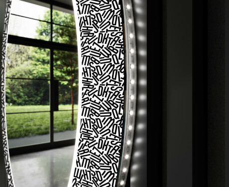 Runder dekorativer Spiegel mit LED-Beleuchtung für das Badezimmer - Letters #11